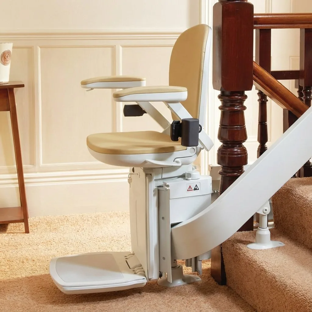 Curved stair lift following a staircase with a bend and half-landing